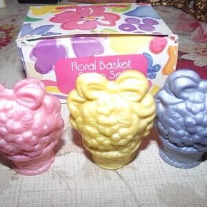 FLORAL BASKET SOAP SET 3 FRAGRANT IN BOX 1 OZ. EACH NEW!